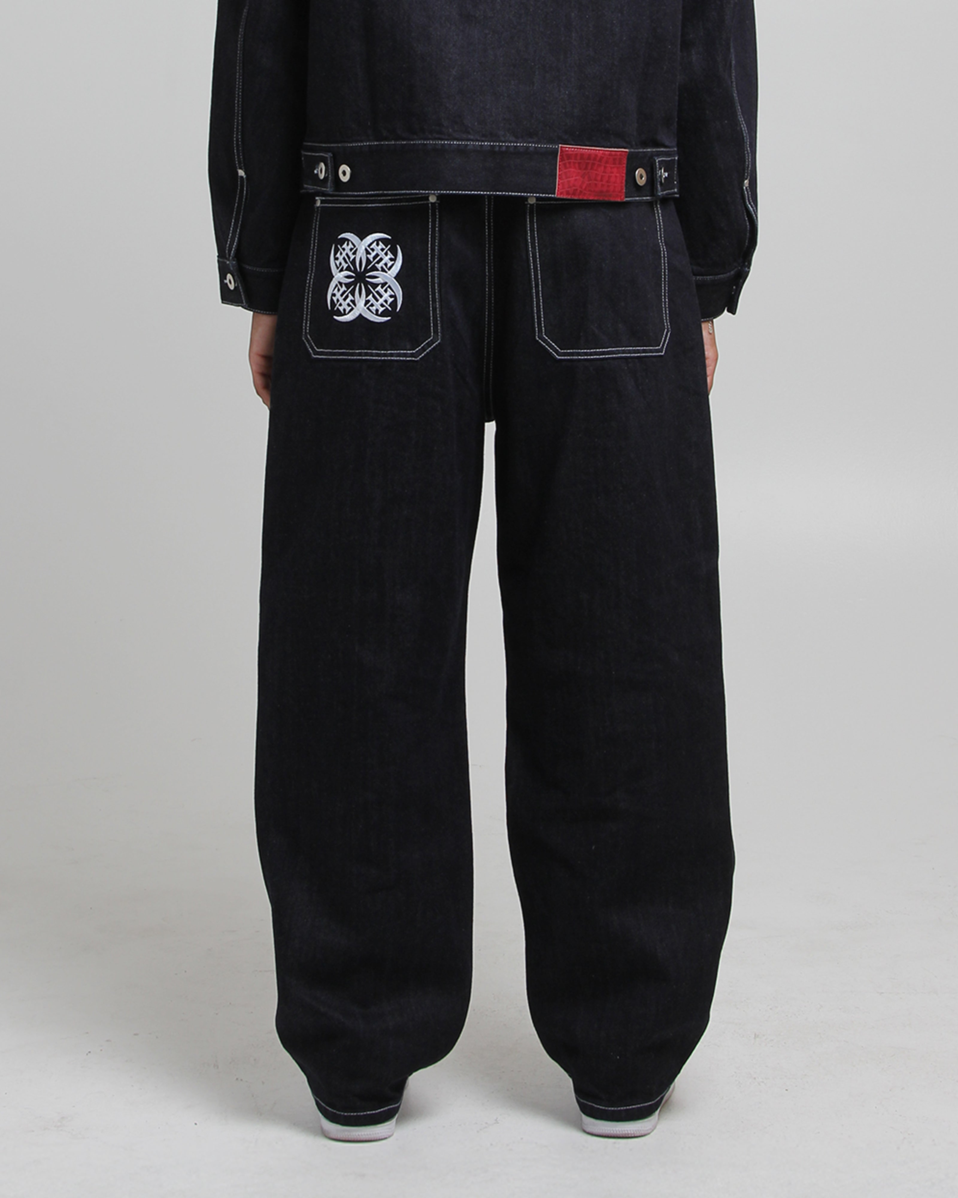 W25 // RAW DENIM PANTS